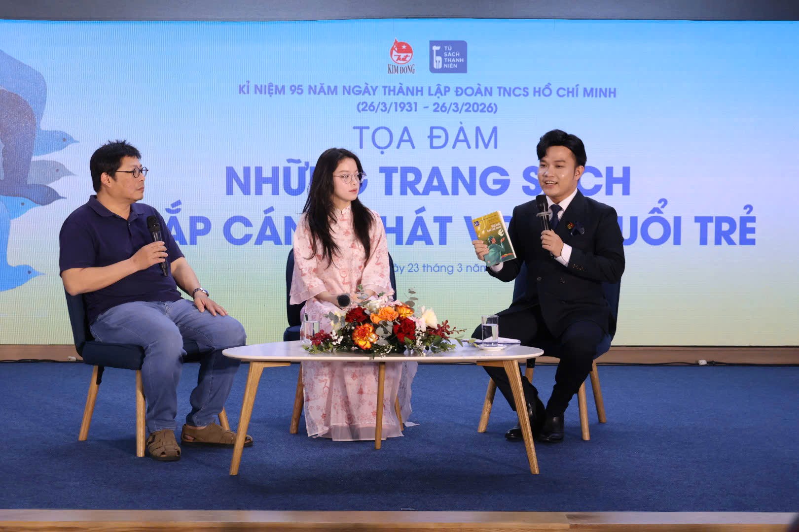 Tủ sách Thanh niên: Những trang sách chắp cánh khát vọng tuổi trẻ